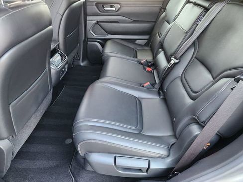 Used 2025 Nissan Armada SV image 28