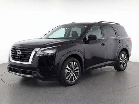 Used 2024 Nissan Kicks SV FWD image 3