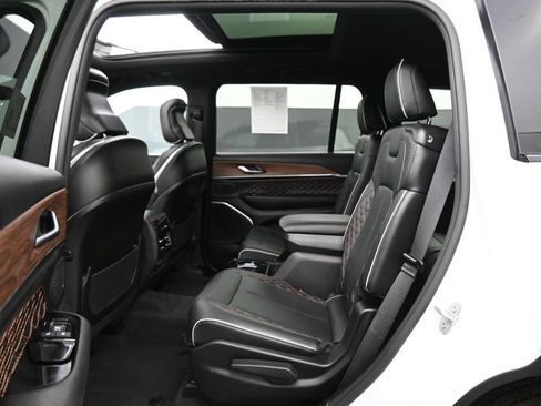 Used 2023 Jeep Grand Cherokee L Summit w/ High Altitude Package AWD/4WD image 24