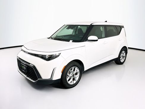 Used 2024 Kia Soul LX w/ Option Group 015 image 3