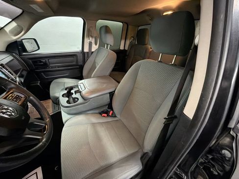 Used 2017 RAM 1500 Express RWD image 16