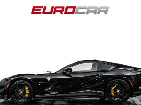Used 2020 Ferrari 812 Superfast RWD image 2
