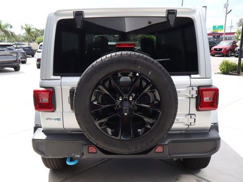Used 2024 Jeep Wrangler Unlimited Sahara AWD/4WD image 5
