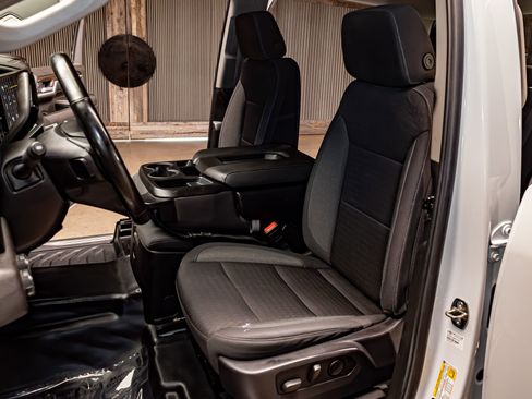 Used 2024 Chevrolet Silverado 3500 LT w/ Convenience Package image 24