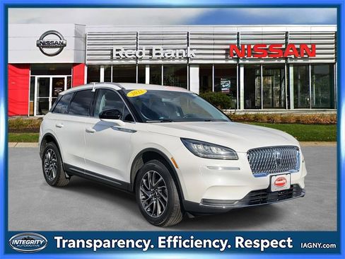 Used 2022 Lincoln Corsair Standard w/ Equipment Group 101A image 1