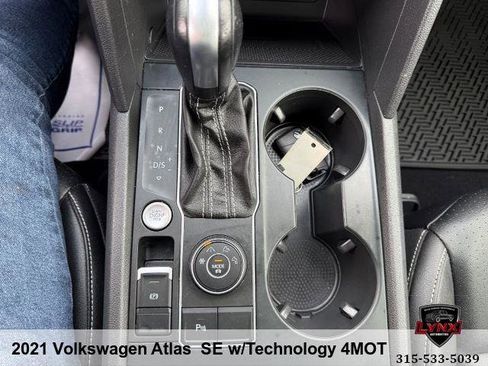 Used 2021 Volkswagen Atlas SE w/ Panoramic Sunroof Package image 23