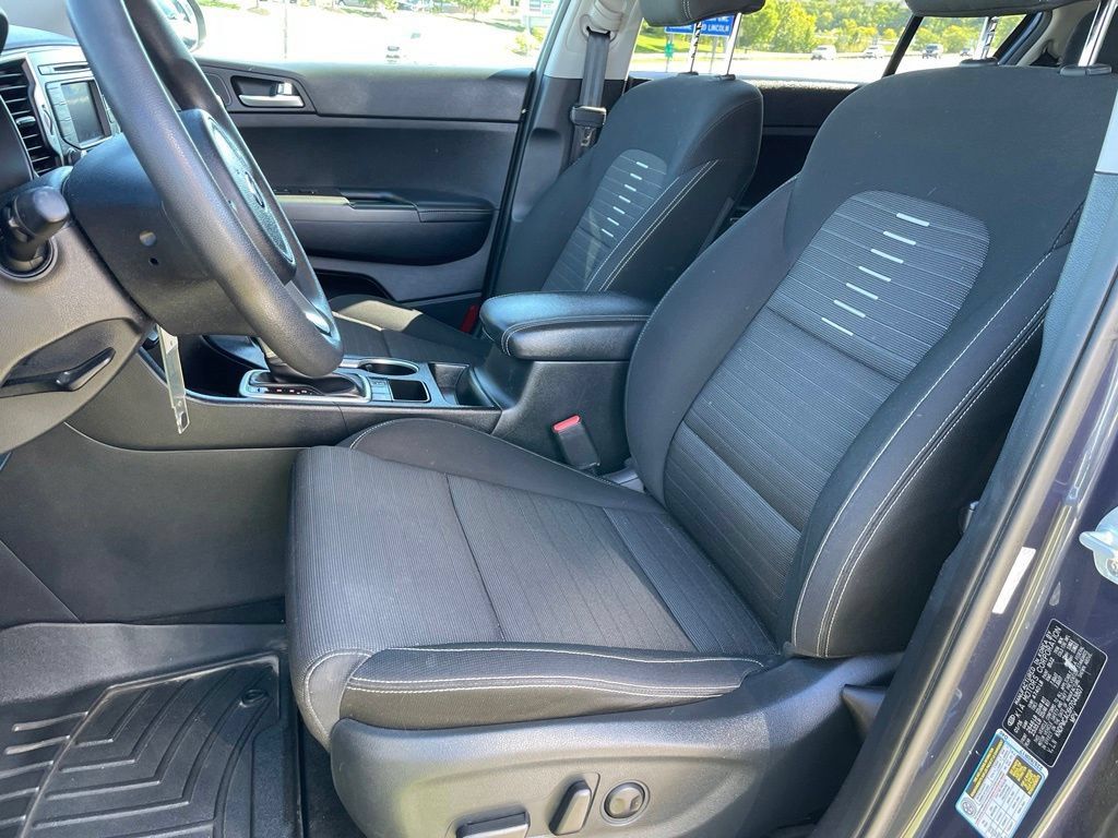 Used 2017 Kia Sportage LX w/ LX Popular Package AWD/4WD image 6