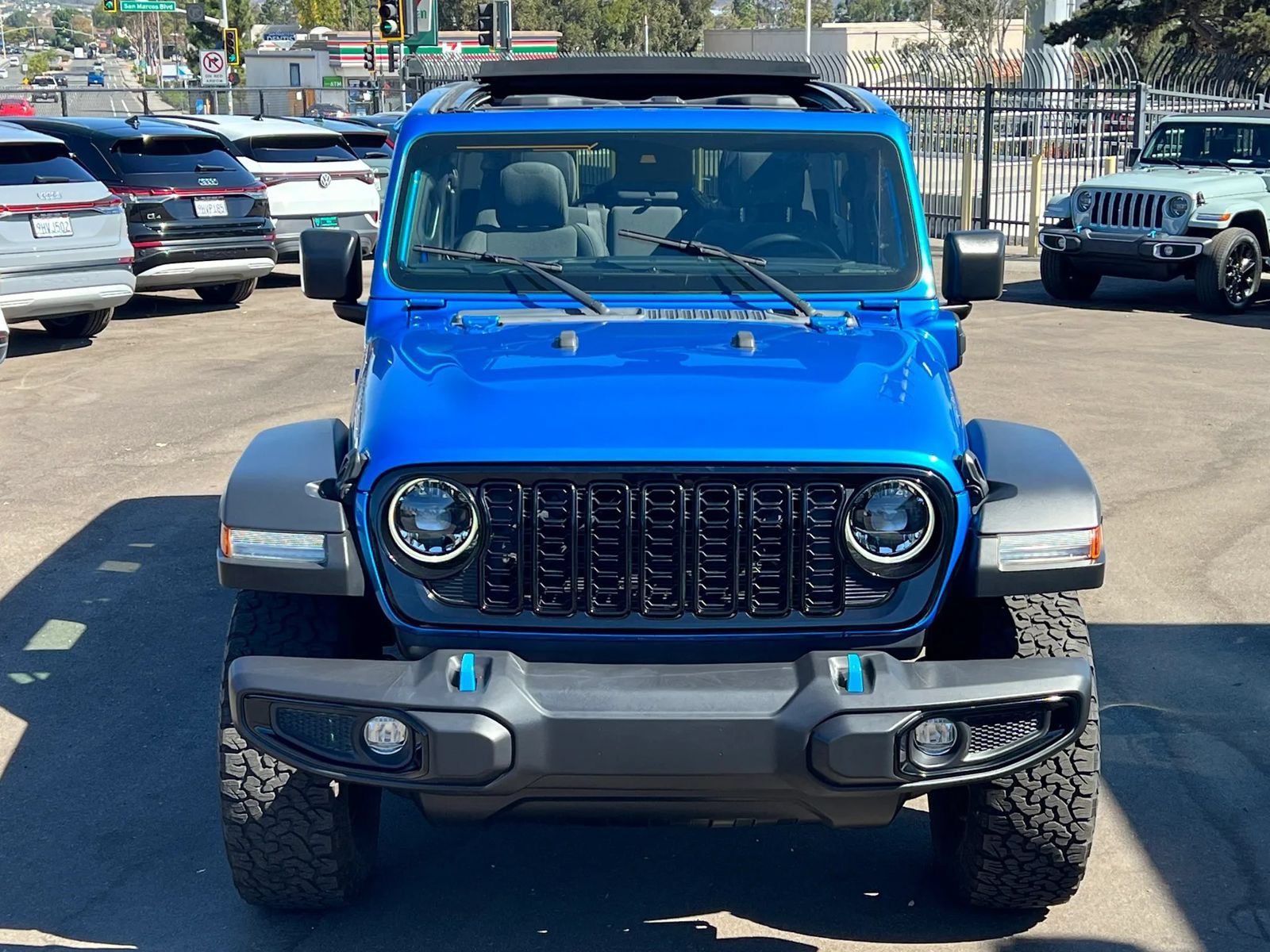 Used 2024 Jeep Wrangler Unlimited AWD/4WD image 2