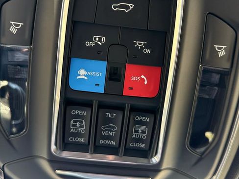 New 2025 Jeep Grand Cherokee L Limited AWD/4WD image 39