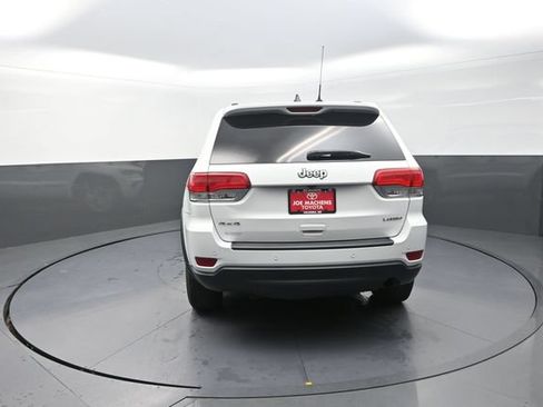 Used 2019 Jeep Grand Cherokee Laredo AWD/4WD image 4