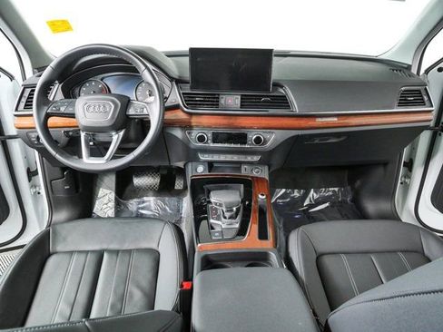 Used 2023 Audi Q5 2.0T Premium w/ Convenience Package AWD/4WD image 17