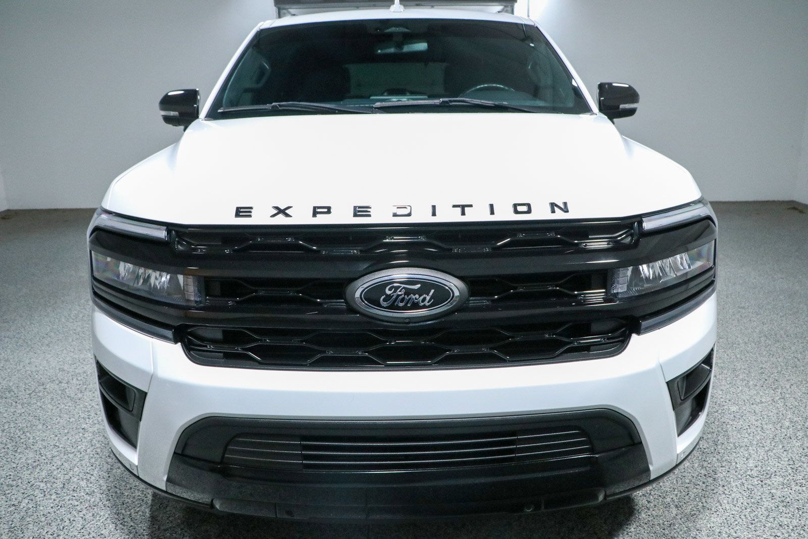 Used 2023 Ford Expedition Limited RWD image 4