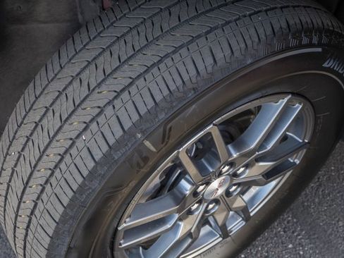 Used 2025 GMC Acadia Elevation image 14