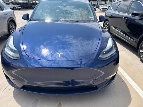 Used 2022 Tesla Model Y Performance AWD/4WD image 2