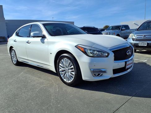 Used 2016 INFINITI Q70 L 3.7 w/ Deluxe Touring Package image 2