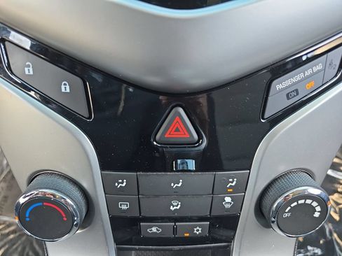Used 2014 Chevrolet Cruze LS FWD image 23