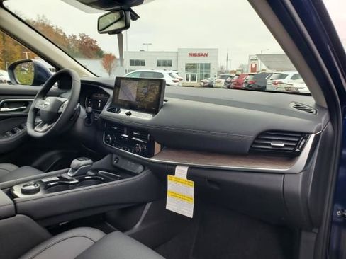 New 2026 Nissan Rogue Platinum w/ Platinum Premium Package image 12