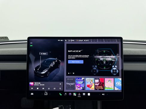 Used 2025 Tesla Model 3 Long Range AWD/4WD image 25