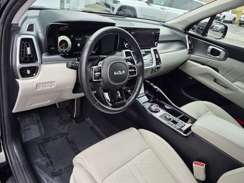 Used 2022 Kia Sorento SX Prestige w/ Panoramic Sunroof Package image 10