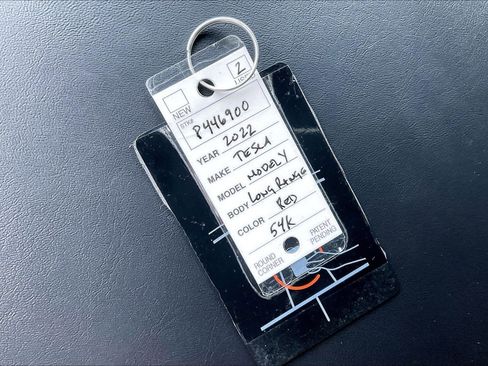 Used 2022 Tesla Model Y Long Range image 24