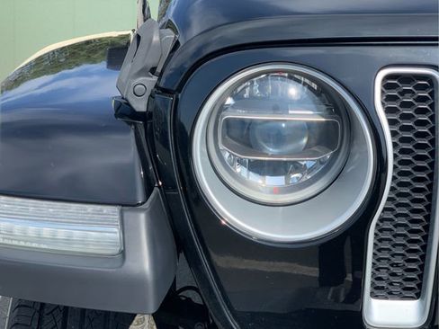 Certified 2020 Jeep Wrangler Unlimited Sahara image 34