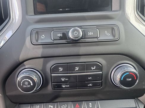 Used 2025 Chevrolet Silverado 2500 W/T w/ WT/CX Safety Package AWD/4WD image 32