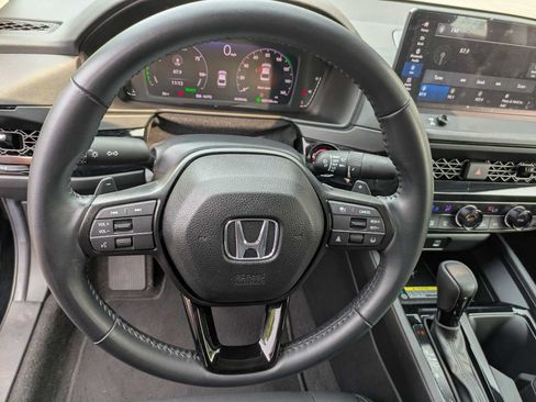 Used 2025 Honda Accord EX-L image 9