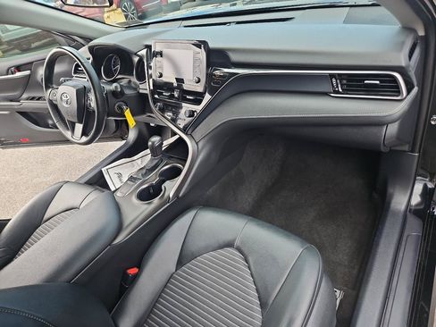 Used 2023 Toyota Camry SE FWD image 16