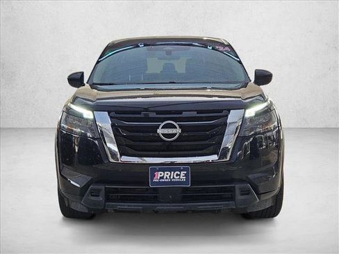 Used 2024 Nissan Pathfinder S FWD image 2