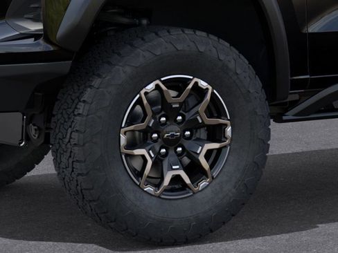 New 2026 Chevrolet Colorado ZR2 w/ Technology Package AWD/4WD image 9