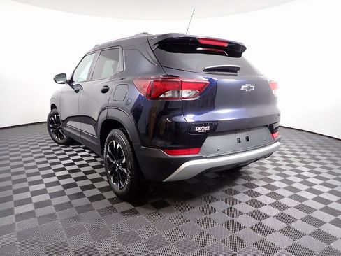 Used 2021 Chevrolet TrailBlazer LT w/ Sun and Liftgate Package image 12