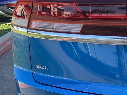 New 2025 Volkswagen Atlas Cross Sport SEL image 6