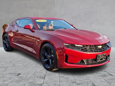 Used 2019 Chevrolet Camaro LT RWD image 3
