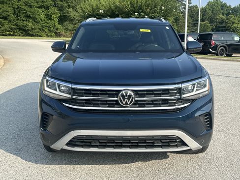 Used 2022 Volkswagen Atlas Cross Sport SE AWD/4WD image 2