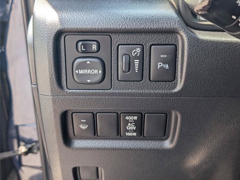 Used 2018 Toyota 4Runner Limited AWD/4WD image 23