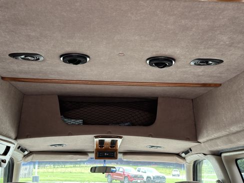 Used 1998 Chevrolet Express 1500 RWD image 25