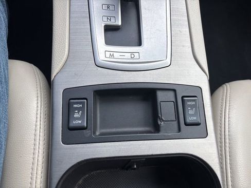 Used 2011 Subaru Outback 3.6R Limited w/ PWR Moonroof Pkg image 13