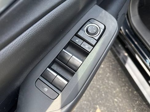 Used 2024 Toyota Prius Prime FWD image 24