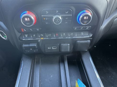 Used 2022 GMC Sierra 2500 AT4 w/ AT4 Preferred Package image 22