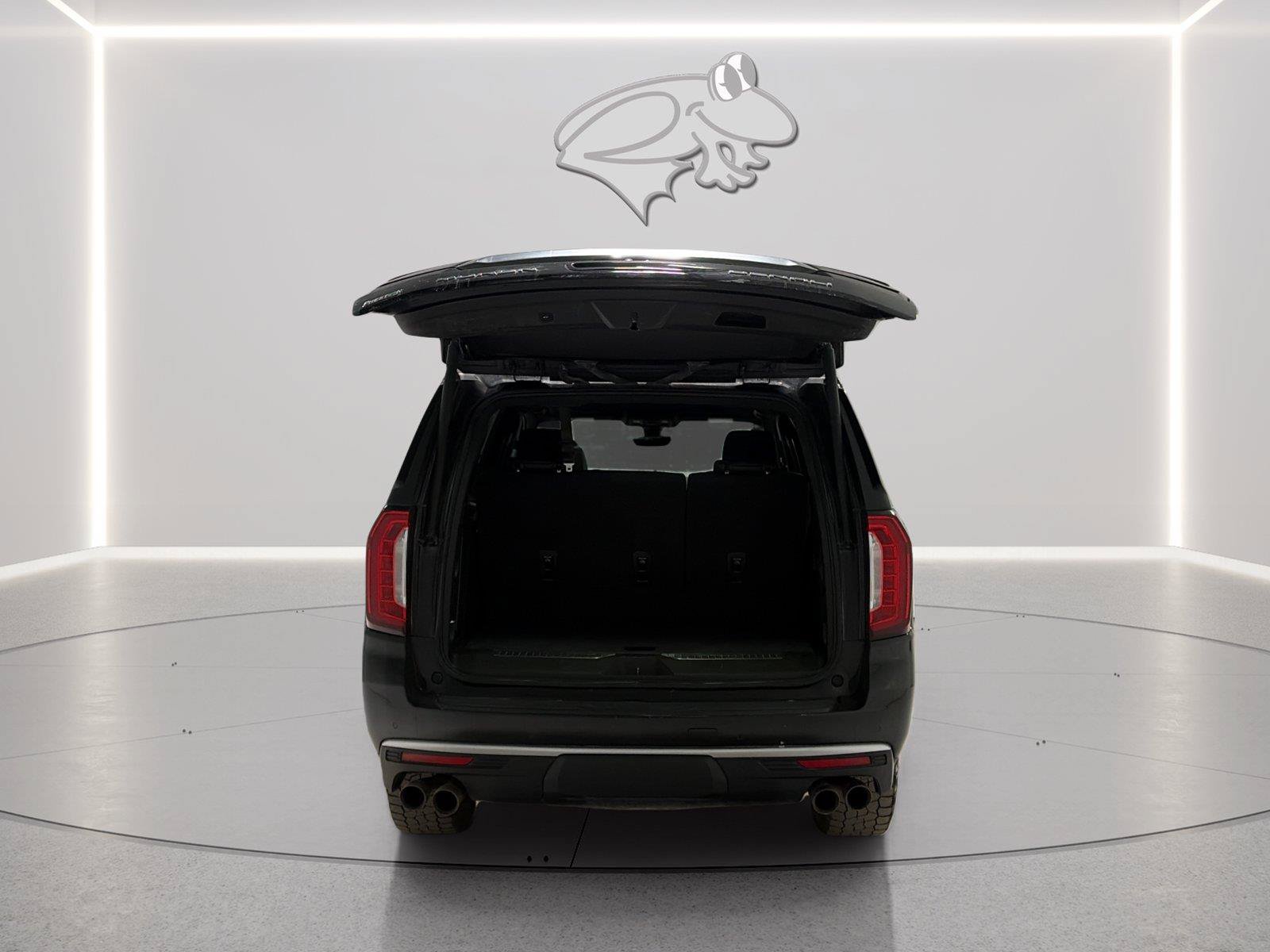 Used 2022 GMC Yukon Denali w/ Denali Premium Package AWD/4WD image 9