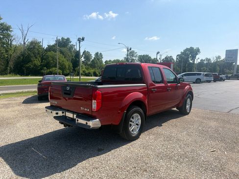 Used 2015 Nissan Frontier SV w/ SV Value Truck Package AWD/4WD image 6