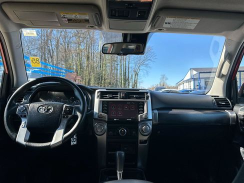 Used 2020 Toyota 4Runner SR5 RWD image 9