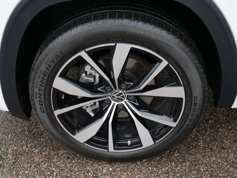 Certified 2025 Volkswagen Atlas SEL Premium R-Line AWD/4WD image 15