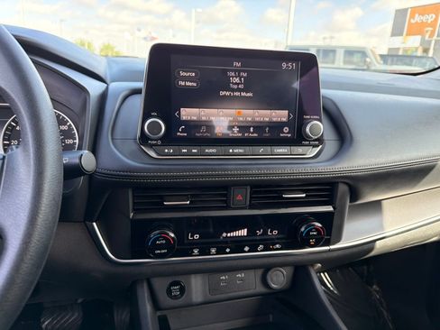 Used 2024 Nissan Rogue SV FWD image 21