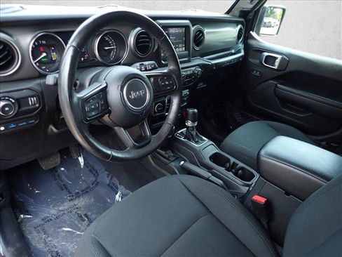 Used 2023 Jeep Wrangler Unlimited w/ Cold Weather Group AWD/4WD image 10