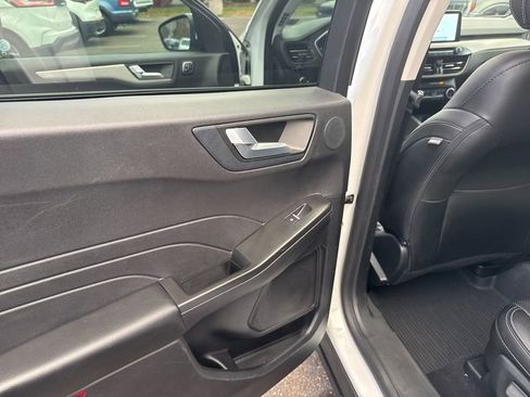 Certified 2022 Ford Escape SEL w/ Technology Package image 32