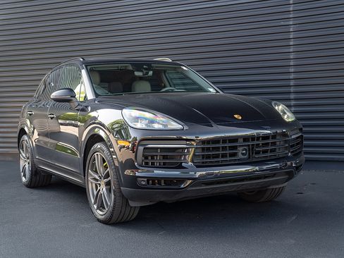 Used 2021 Porsche Cayenne E-Hybrid AWD/4WD image 26