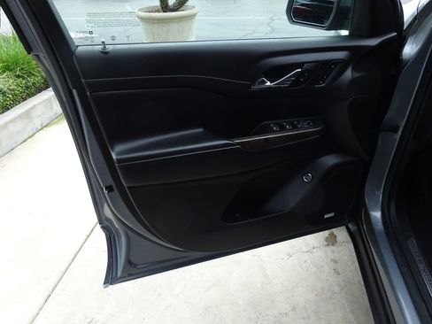 Certified 2022 GMC Acadia Denali w/ Denali Ultimate Package image 29