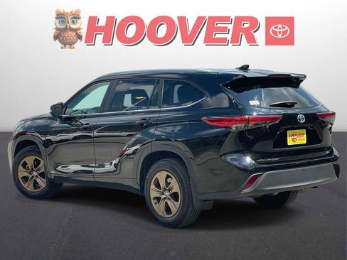Used 2023 Toyota Highlander Bronze Edition AWD/4WD image 5