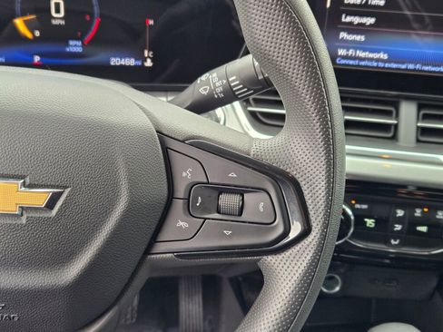 Certified 2025 Chevrolet Trax LT image 28